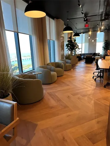 121 NE 5 Miami FL 33132