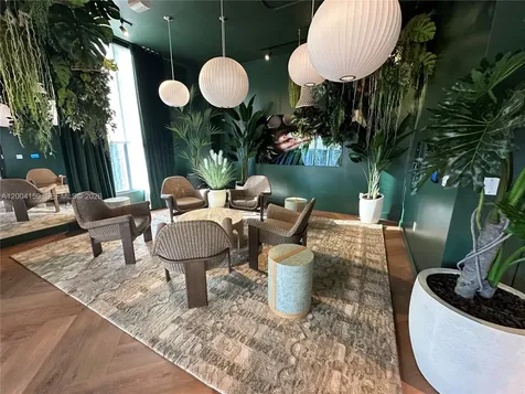 121 NE 5 Miami FL 33132
