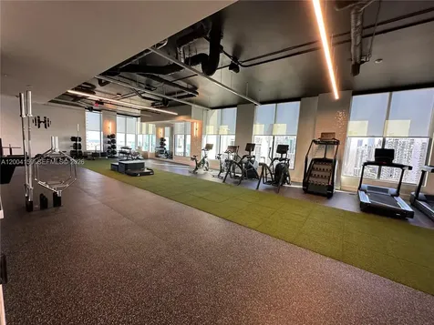 121 NE 5 Miami FL 33132