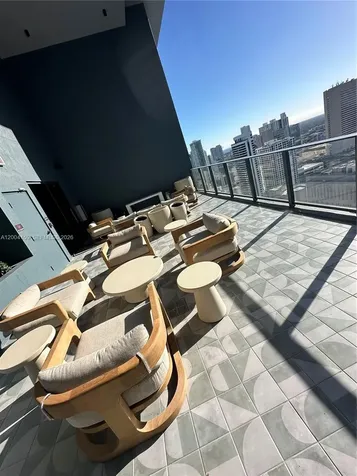121 NE 5 Miami FL 33132