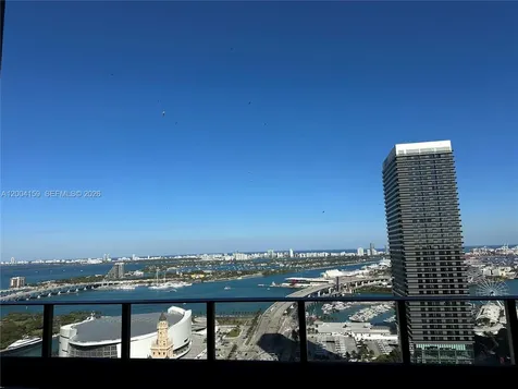 121 NE 5 Miami FL 33132