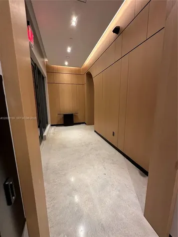 121 NE 5 Miami FL 33132