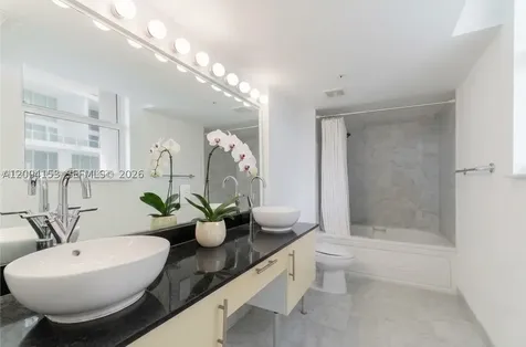 31 SE 5th Street Miami FL 33131