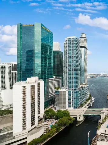 31 SE 5th Street Miami FL 33131