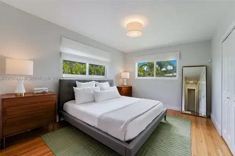 2225 SW 19th Avenue Miami FL 33145