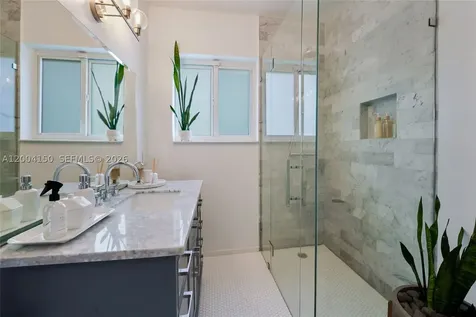 2225 SW 19th Avenue Miami FL 33145