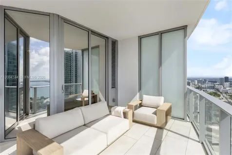 851 NE 1st Avenue Miami FL 33132