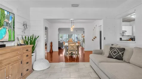 1313 NE 3rd Street Fort Lauderdale FL 33301