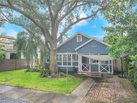 1313 NE 3rd Street Fort Lauderdale FL 33301