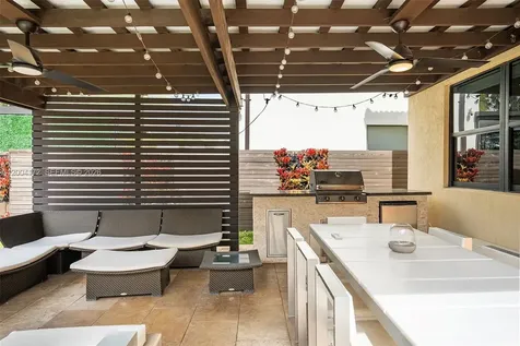 9890 NW 86th Terrace Doral FL 33178