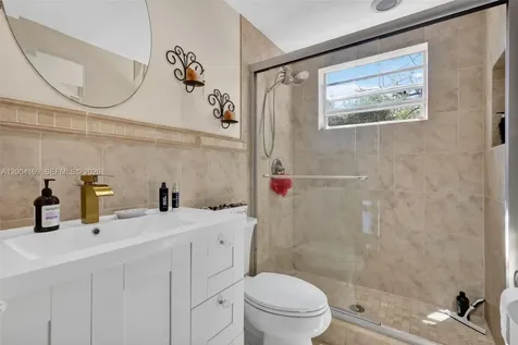 1820 Venice Park Drive North Miami FL 33181