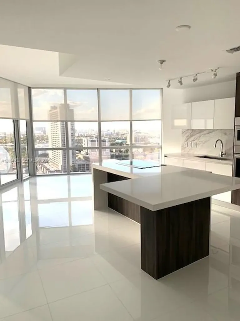 851 NE 1st Avenue Miami FL 33132