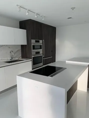 851 NE 1st Avenue Miami FL 33132