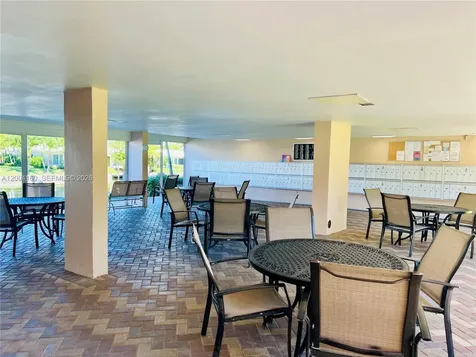 1481 S Ocean Boulevard Lauderdale By The Sea FL 33062