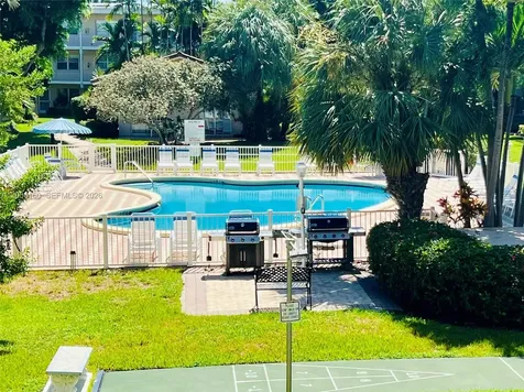 1481 S Ocean Boulevard Lauderdale By The Sea FL 33062