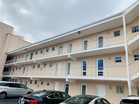 1481 S Ocean Boulevard Lauderdale By The Sea FL 33062