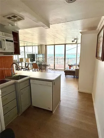 555 NE 15th Street Miami FL 33132