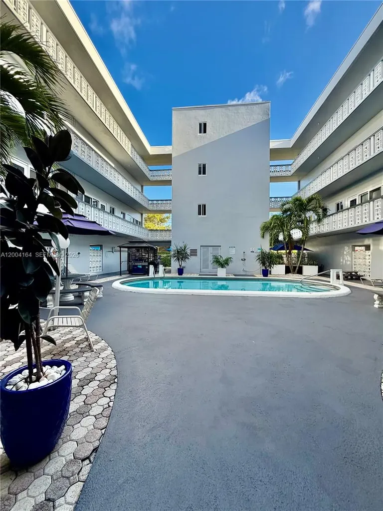 1818 Rodman Street Hollywood FL 33020