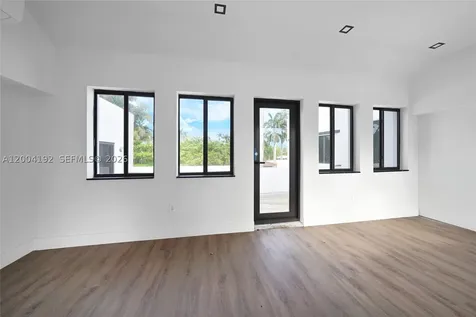 1329 Polk Street Hollywood FL 33019