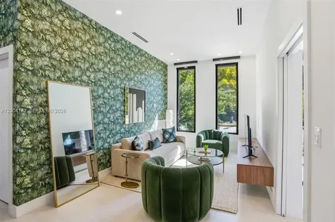 4354 Alton Road Miami Beach FL 33140