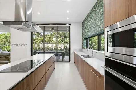 4354 Alton Road Miami Beach FL 33140