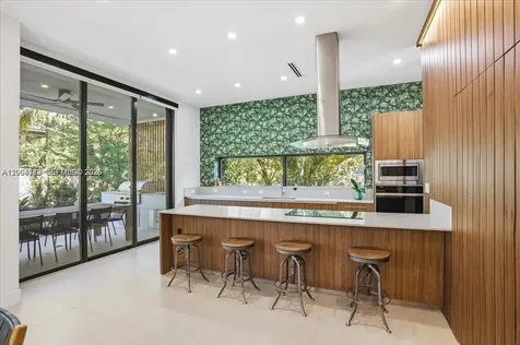 4354 Alton Road Miami Beach FL 33140