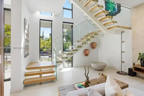 4354 Alton Road Miami Beach FL 33140