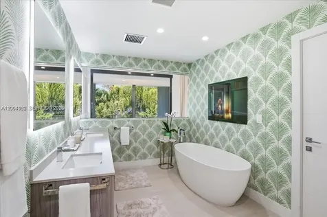 4354 Alton Road Miami Beach FL 33140