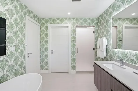 4354 Alton Road Miami Beach FL 33140