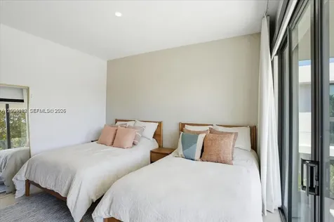 4354 Alton Road Miami Beach FL 33140