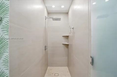4354 Alton Road Miami Beach FL 33140