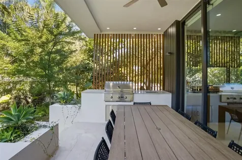 4354 Alton Road Miami Beach FL 33140