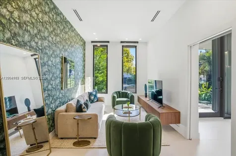 4354 Alton Road Miami Beach FL 33140