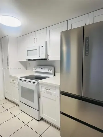 7075 NW 186th Street Hialeah FL 33015