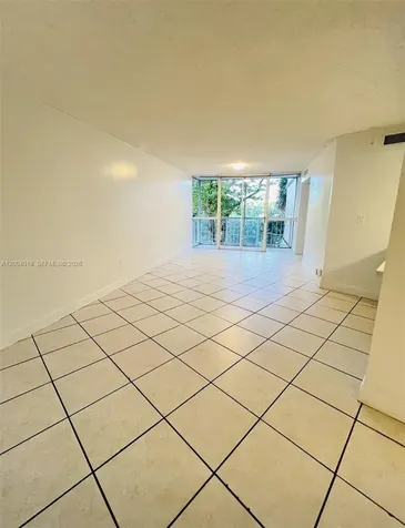 7075 NW 186th Street Hialeah FL 33015
