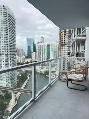 185 SW 7th Street Miami FL 33130