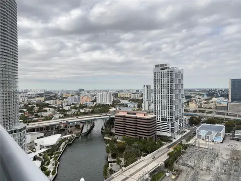 185 SW 7th Street Miami FL 33130