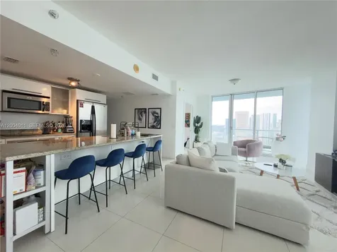 185 SW 7th Street Miami FL 33130