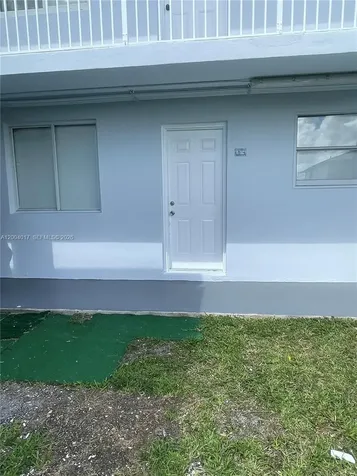 1255 W 49th Place Hialeah FL 33012