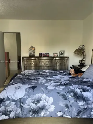 1255 W 49th Place Hialeah FL 33012