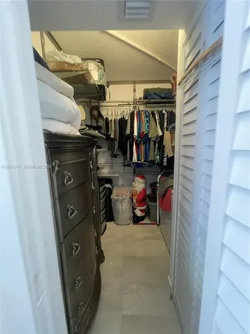 1255 W 49th Place Hialeah FL 33012