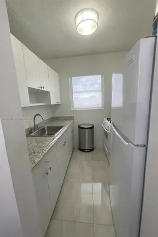 1255 W 49th Place Hialeah FL 33012