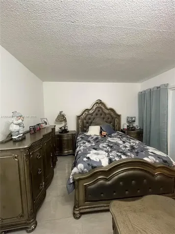 1255 W 49th Place Hialeah FL 33012