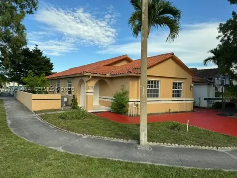 7599 W 4th Court Hialeah FL 33014