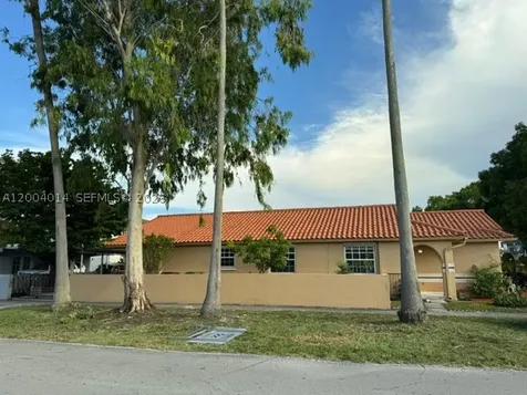 7599 W 4th Court Hialeah FL 33014