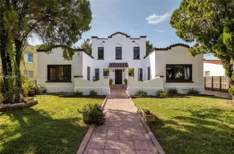 2152 SW 10th Street Miami FL 33135