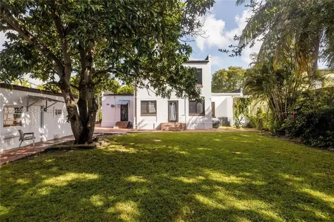2152 SW 10th Street Miami FL 33135