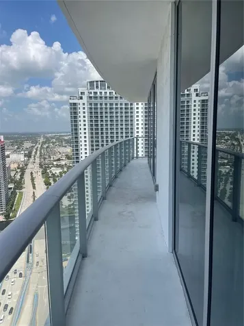 4111 S Ocean Drive Hollywood FL 33019