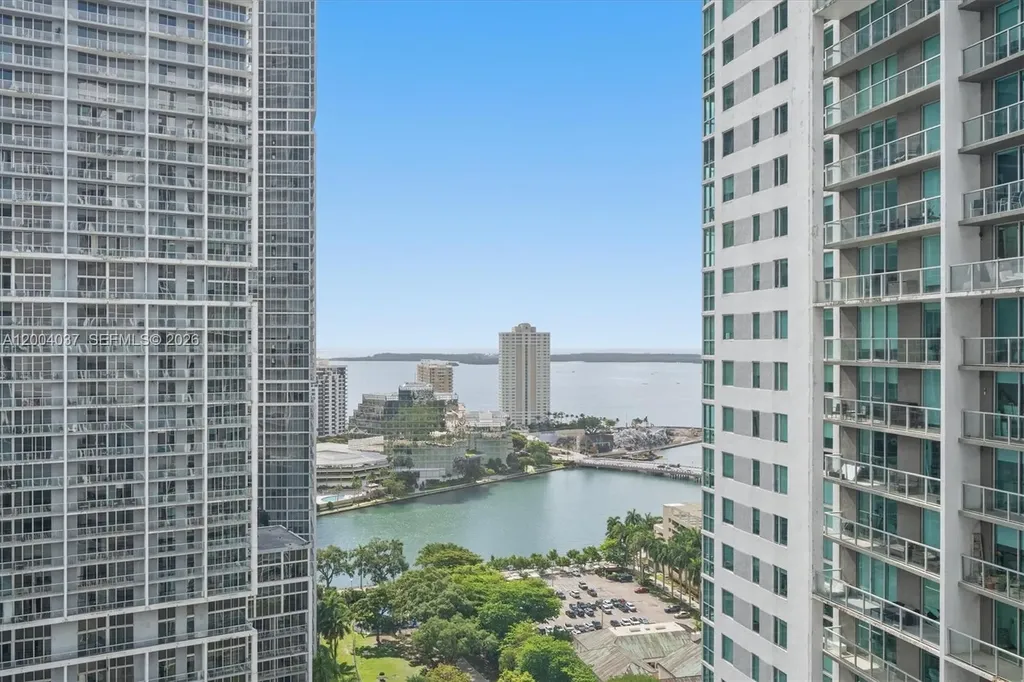 77 SE 5th Street Miami FL 33131