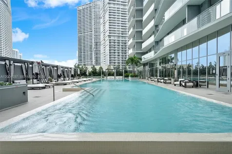 77 SE 5th Street Miami FL 33131